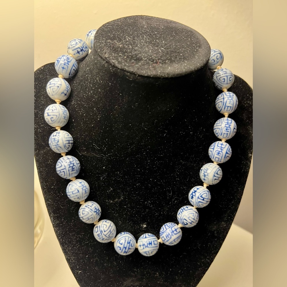 Chinese Vintage Blue and White Hand Painted Ceramic Bead Necklace w/Silver Clasp - Picture 6 of 6